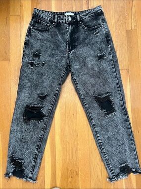 Women’s Black Acid-Wash Distressed Ankle Jeans